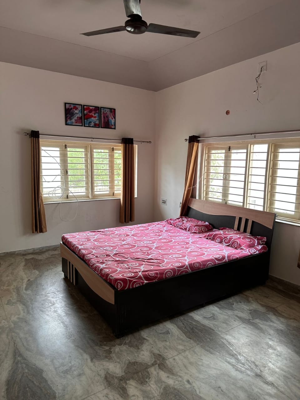 Private room for rent in Ahmedabad